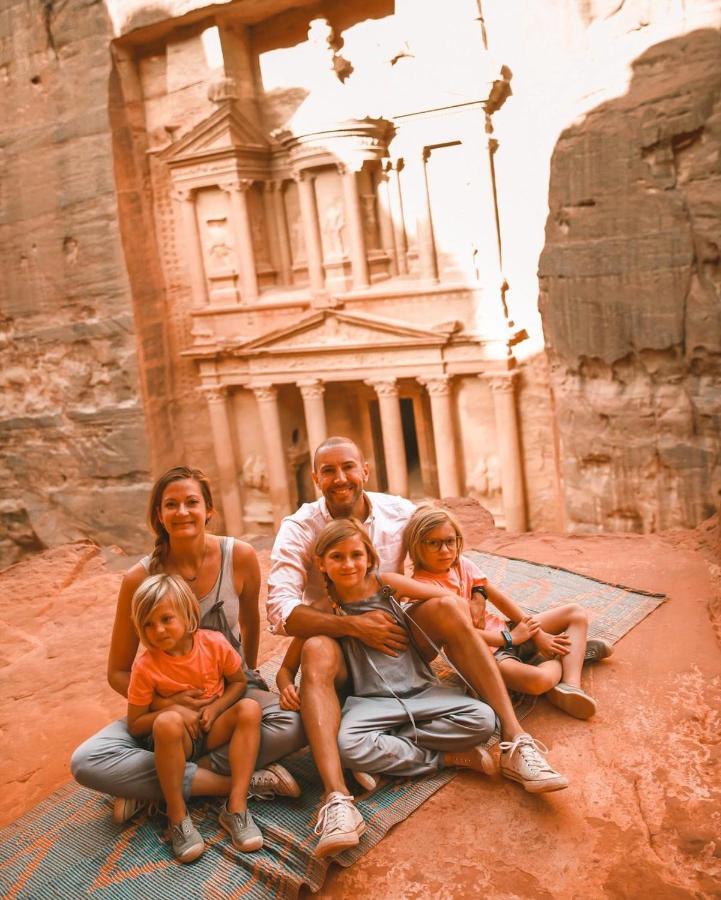 Guest House Attallah Wadi Musa Bagian luar foto