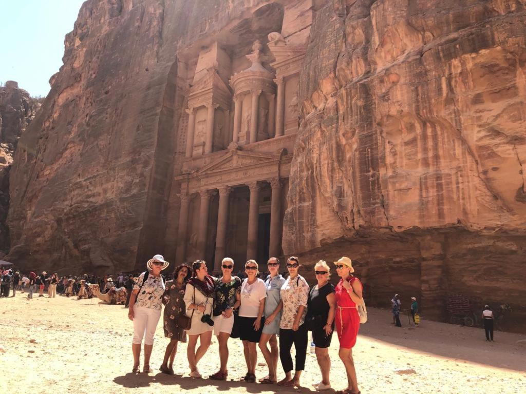 Guest House Attallah Wadi Musa Bagian luar foto