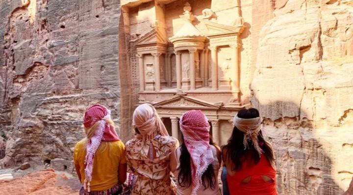 Guest House Attallah Wadi Musa Bagian luar foto