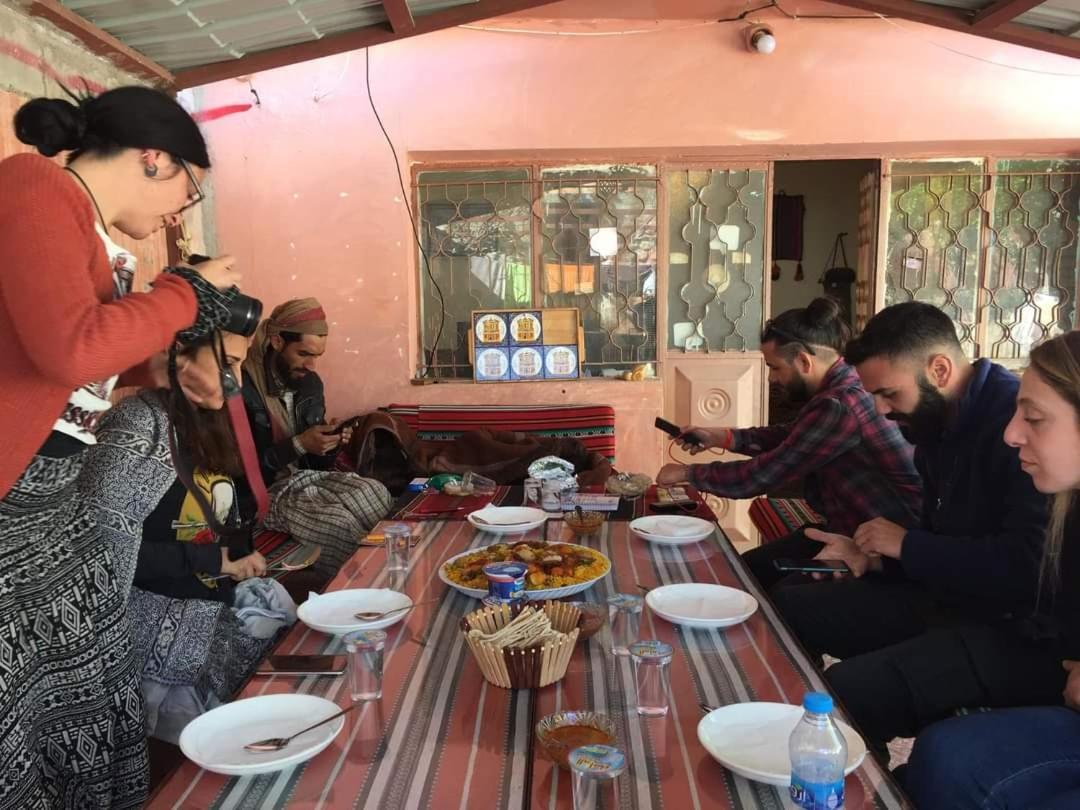 Guest House Attallah Wadi Musa Bagian luar foto