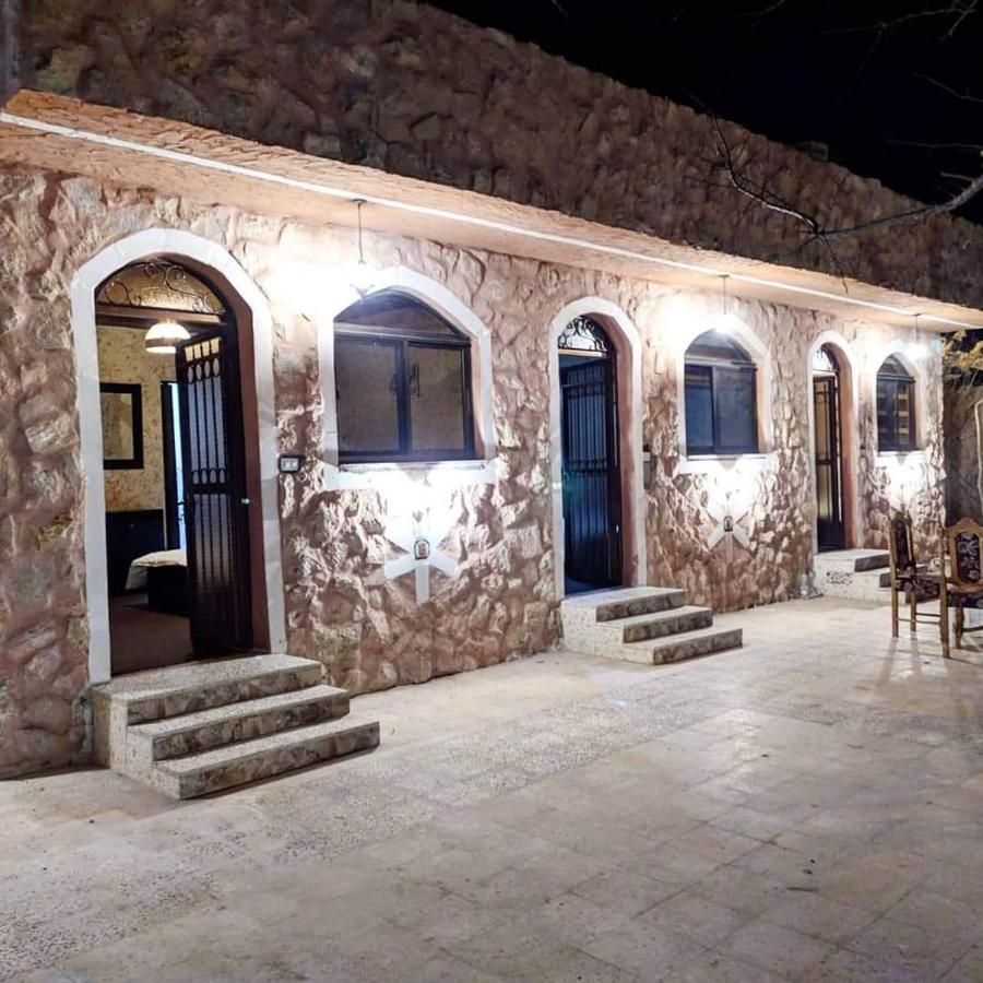 Guest House Attallah Wadi Musa Bagian luar foto