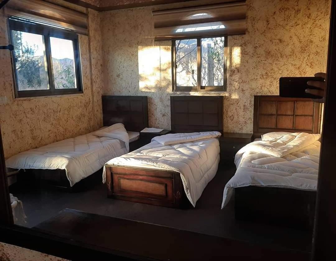 Guest House Attallah Wadi Musa Bagian luar foto