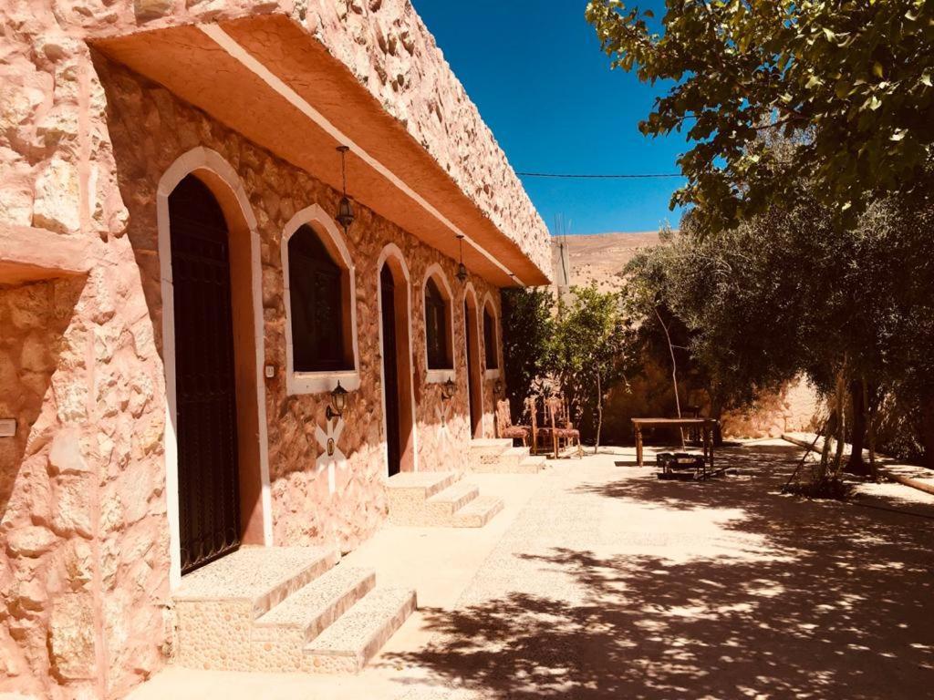 Guest House Attallah Wadi Musa Bagian luar foto