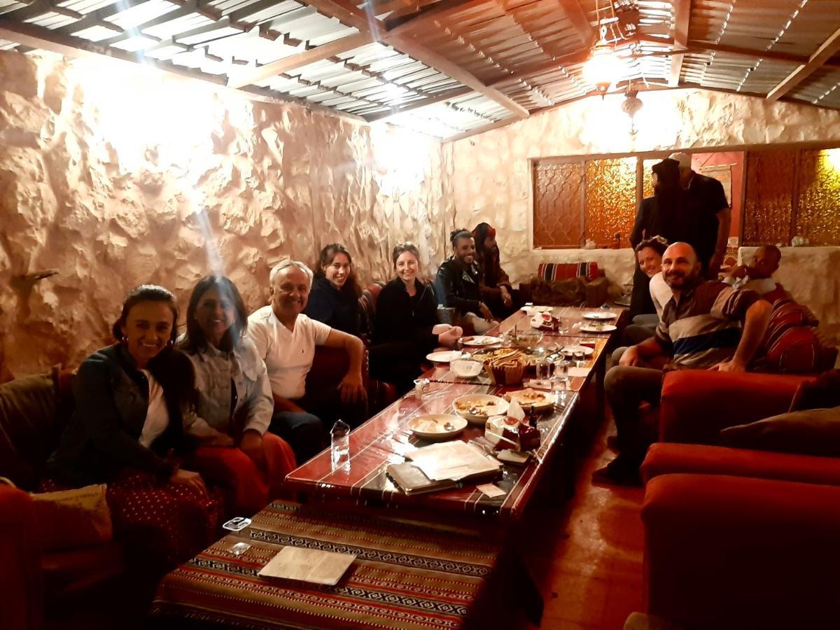 Guest House Attallah Wadi Musa Bagian luar foto