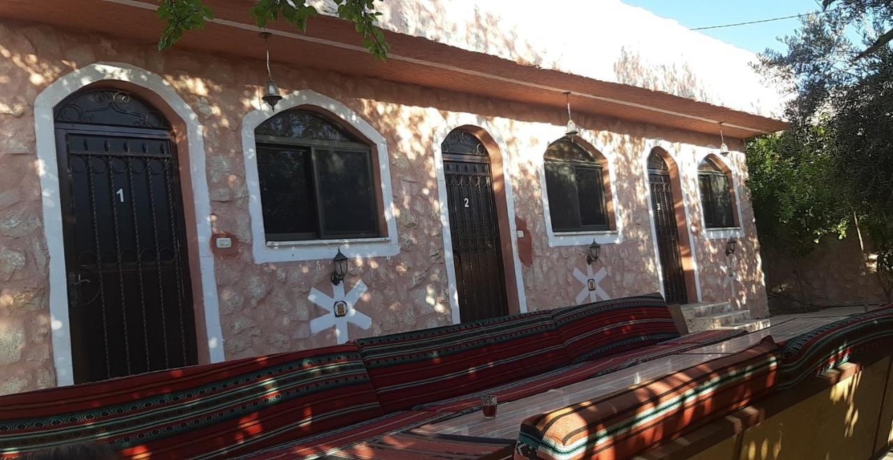 Guest House Attallah Wadi Musa Bagian luar foto
